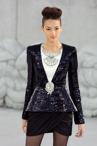Illustration for article titled Fashion Show